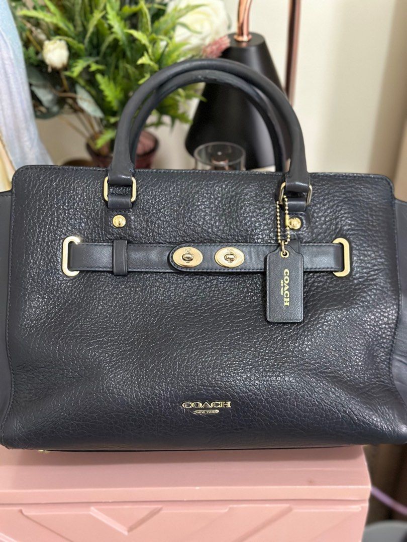Coach Blake Swagger (Category: Luxury Bags & Wallets) located in Mandaluyong City. Submitted by harpersbuzzar20 (Listing ID 1364566858, Image 1). Description: .