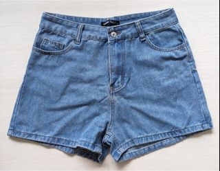 (Category: ) located in . Submitted by ivxrzexc (Listing ID 1364446180, Image 1). Description: .