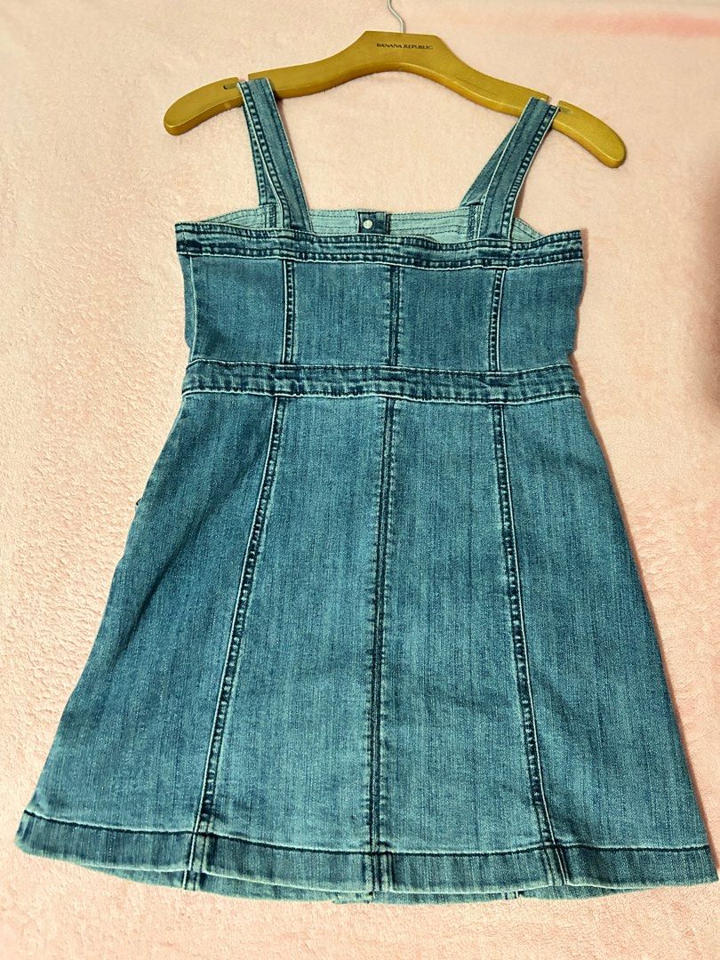 gap denim dress (Category: Dresses) located in Santa Rosa. Submitted by jluvsds (Listing ID 1364549295, Image 2). Description: large on kids tag but fits xs - small on adults.
