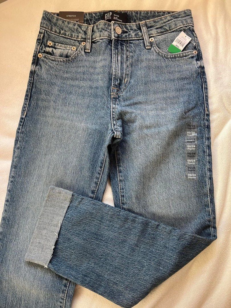 GAP SLIM BOYFRIEND JEANS (Category: Jeans) located in Rizal. Submitted by addyandy (Listing ID 1364461620, Image 1). Description: Tags are intact Stretch materia Super ganda ng fit and color.