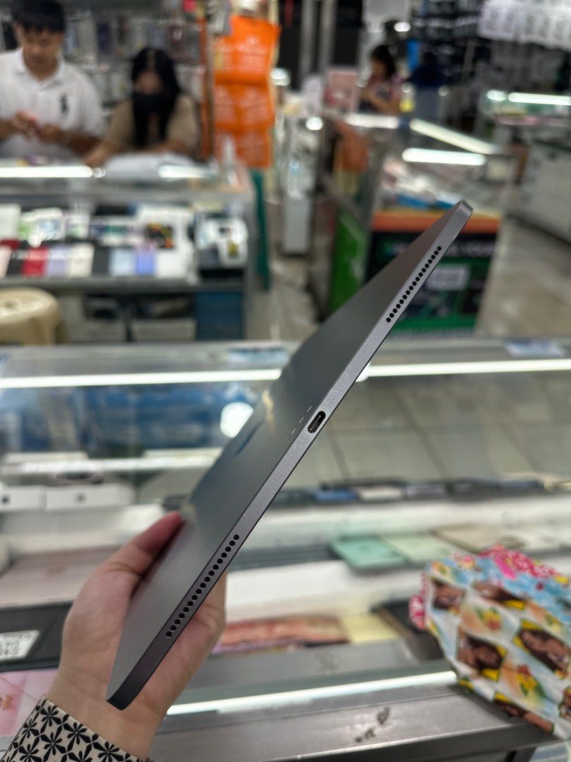 ipad pro 12.9 256gb wifi only 4rthgeneration (Category: iPad) located in San Juan City. Submitted by jalailahmamosaca (Listing ID 1364541189, Image 2). Description: ipad pro 12.9 256gb wifi only 4rthgeneration good battery good lcd good thruetone no issue inclusion case tempered Open for COD/COP + SF Manila area (sameday delivery) Province area (via LBC) required DP to avoid cancellations Physical store: Greenhills Shopping Center, 2ndfloor Conta