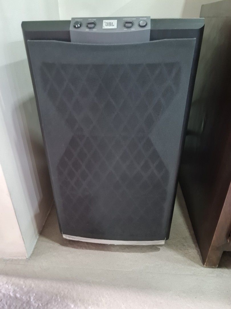 JBL center speaker and sub woofer (Category: Soundbars, Speakers & Amplifiers) located in Manila. Submitted by goti1 (Listing ID 1364406820, Image 2). Description: JBL center speaker 3,500 JBL subwoofeer 7,500 sold separately manila area.