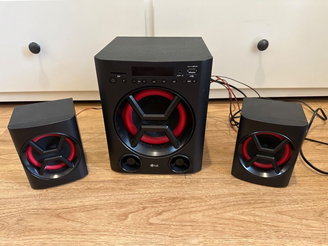 LG XBoom Speakers (Category: Soundbars, Speakers & Amplifiers) located in Quezon City. Submitted by sparkleshopph (Listing ID 1364448456, Image 1). Description: LG XBoom Slightly used; no box P3000.