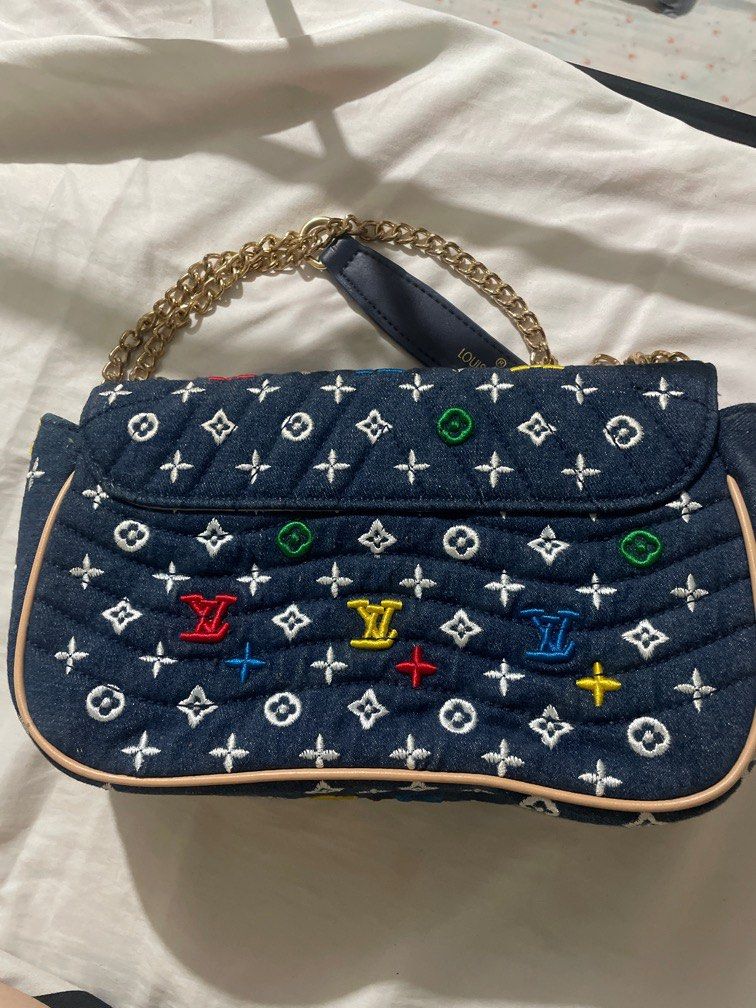 Lv Sling Bag (Category: Luxury Bags & Wallets) located in Pasig City. Submitted by y1iin (Listing ID 1364447042, Image 2). Description: -Rush selling -Negotiable .