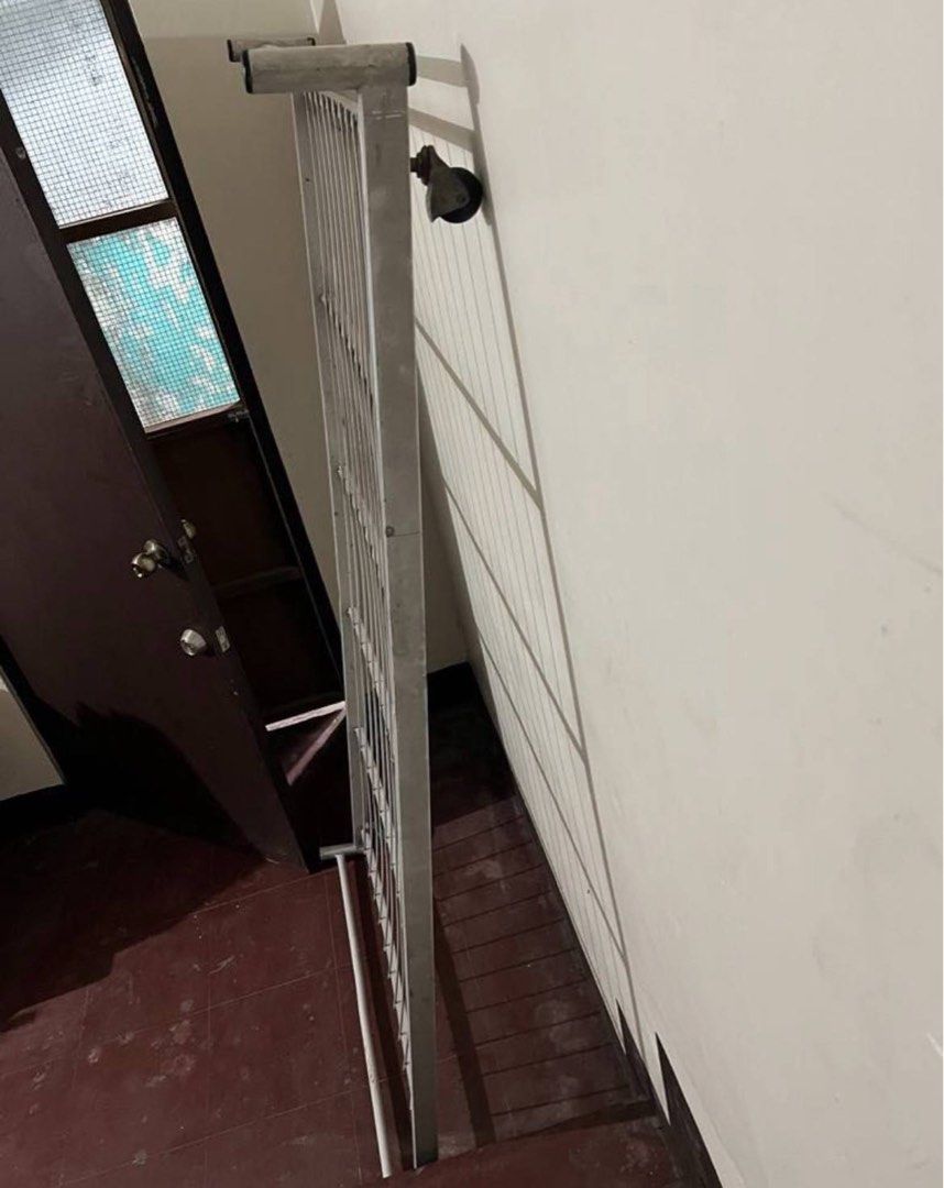 Metal Bed Frame for Sale (Category: Bed Frames & Mattresses) located in Quezon City. Submitted by junieveeee (Listing ID 1364512935, Image 2). Description: Metal Bed Frame for only 1,000 ‼️ For single bed, pull-out Size : 1.83 m length, 94 cm width Loc near fishermall quezon ave Rfs for decluttering purposes.