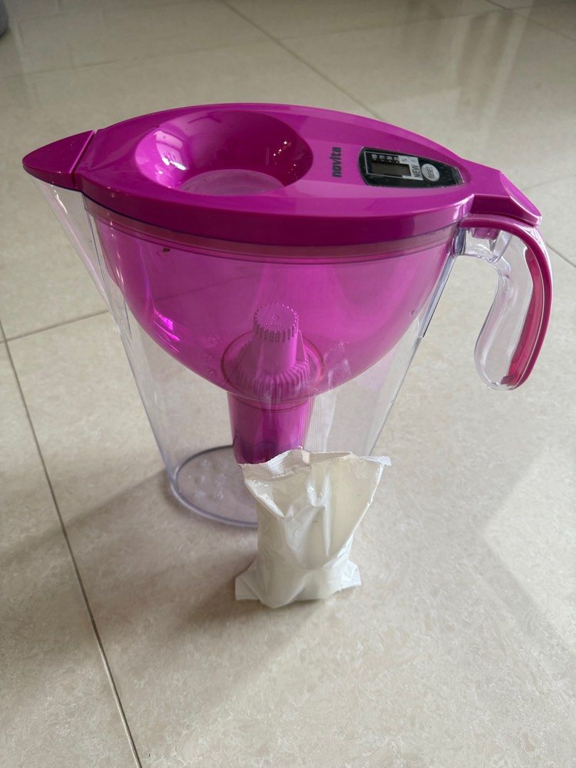 Novita water pitcher