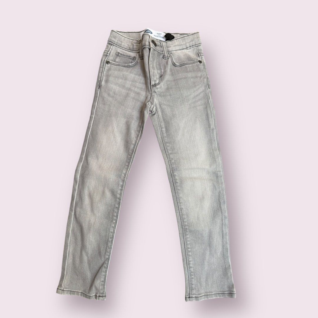 Old Navy skinny jeans 5yo (Category: Babies & Kids Fashion) located in Quezon City. Submitted by valll (Listing ID 1364407118, Image 1). Description: 🛑Click and READ all product details. 📍Old Navy skinny jeans 5yo 📍Size: 5yo kids 📍PHP 300 (Brand new Old Navy pants are priced at PHP 1450) 📍Condition: Lightly Used. 📍First owner. 📍Handwashed. Sun dried. 📍Never machine-washed and never machine dried. 📍As is whereis. What you see is what you 