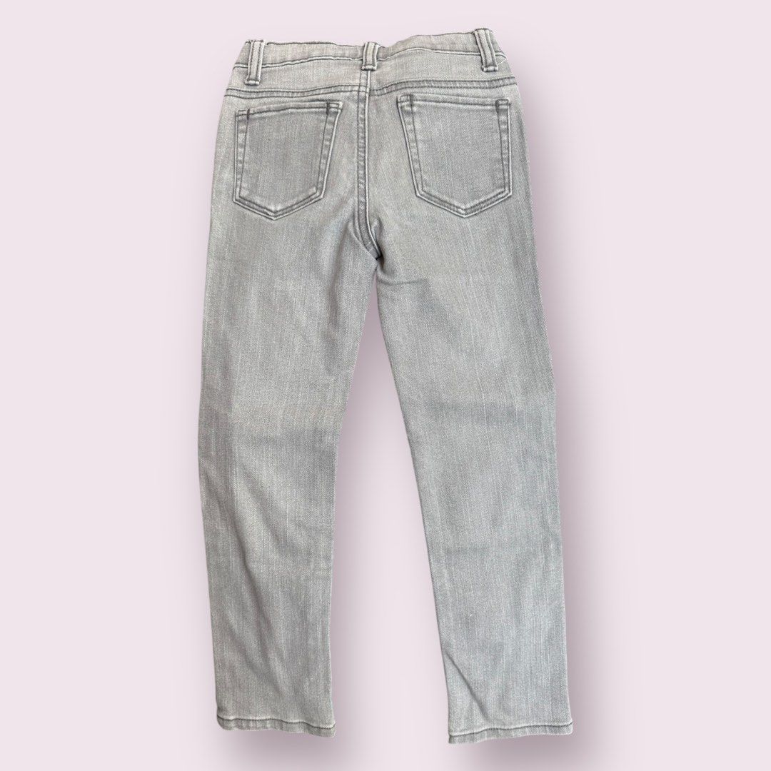 Old Navy skinny jeans 5yo (Category: Babies & Kids Fashion) located in Quezon City. Submitted by valll (Listing ID 1364407118, Image 2). Description: 🛑Click and READ all product details. 📍Old Navy skinny jeans 5yo 📍Size: 5yo kids 📍PHP 300 (Brand new Old Navy pants are priced at PHP 1450) 📍Condition: Lightly Used. 📍First owner. 📍Handwashed. Sun dried. 📍Never machine-washed and never machine dried. 📍As is whereis. What you see is what you 