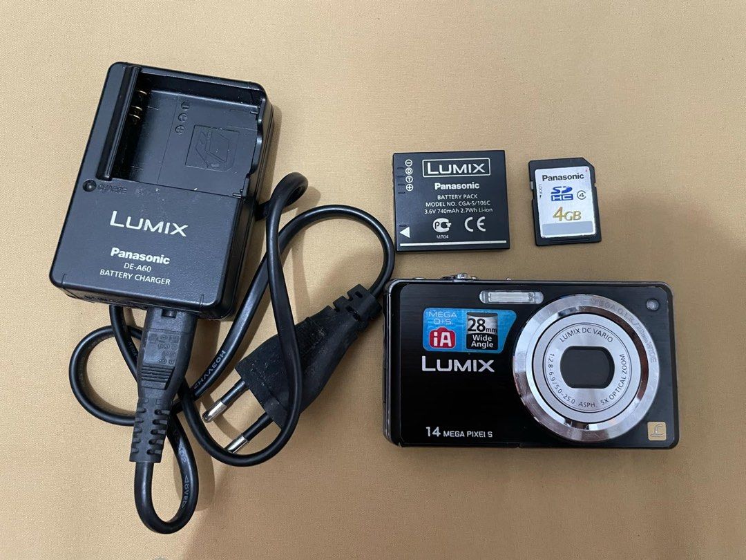 Panasonic Lumix DMC-FH3 (Category: Cameras) located in Mandaluyong City. Submitted by eyatrisse (Listing ID 1364550005, Image 1). Description: Panasonic Lumix DMC-FH3 - 14 Megapixel - fully functional! (flash, zoom in) - body cosmetics: 9/10 - inclusions: 4gb sd card, original battery & original charger Issue: None (PM FOR MORE SAMPLE PICS) price negotiable .