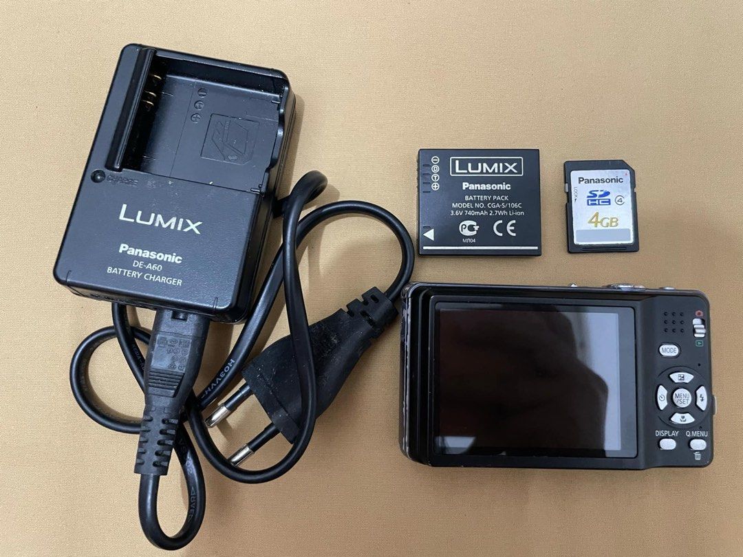 Panasonic Lumix DMC-FH3 (Category: Cameras) located in Mandaluyong City. Submitted by eyatrisse (Listing ID 1364550005, Image 3). Description: Panasonic Lumix DMC-FH3 - 14 Megapixel - fully functional! (flash, zoom in) - body cosmetics: 9/10 - inclusions: 4gb sd card, original battery & original charger Issue: None (PM FOR MORE SAMPLE PICS) price negotiable .