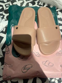 (Category: ) located in . Submitted by carystxy (Listing ID 1364527297, Image 1). Description: .