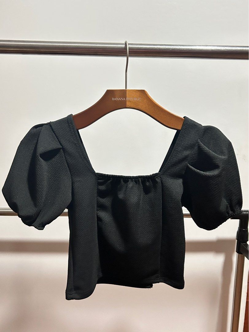 puff sleeves top (Category: Shirts) located in Santa Rosa. Submitted by jluvsds (Listing ID 1364536660, Image 2). Description: fits: xs - small.