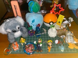 Random Toys/Aniks/Charms (15pcs)