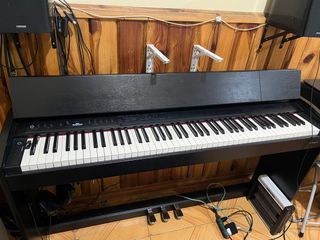 Roland F701 Home Digital Piano