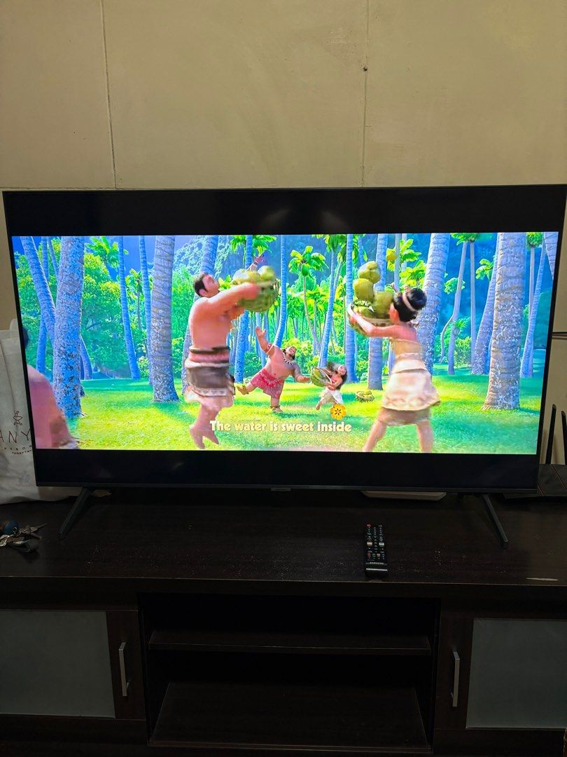 Samsung 50 inch 4K UHD Smart TV (Category: TV) located in Manila. Submitted by marcdown (Listing ID 1364405384, Image 1). Description: Selling Samsung 50 inch 4K Crystal UHD Smart TV Model No: UA50TU7000GXXP Bought in 2021 Inclusions: TV, remote Good condition. Pixel issues seen on the 3rd photo that shows up occasionally. Pag matagal na nakabukas yung tv, nawawala naman. Youtube and Netflix ready. Pickup in Manila or Lalamove..