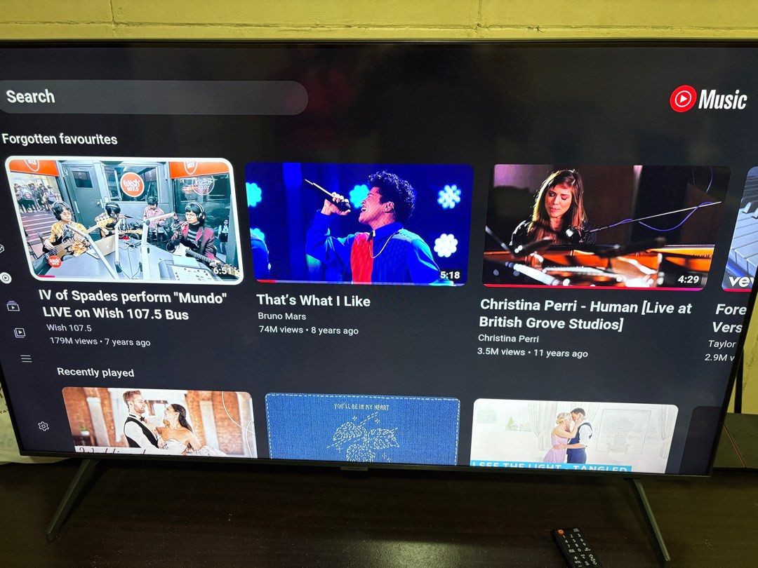 Samsung 50 inch 4K UHD Smart TV (Category: TV) located in Manila. Submitted by marcdown (Listing ID 1364405384, Image 2). Description: Selling Samsung 50 inch 4K Crystal UHD Smart TV Model No: UA50TU7000GXXP Bought in 2021 Inclusions: TV, remote Good condition. Pixel issues seen on the 3rd photo that shows up occasionally. Pag matagal na nakabukas yung tv, nawawala naman. Youtube and Netflix ready. Pickup in Manila or Lalamove..