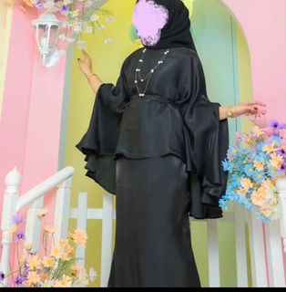 (Category: ) located in . Submitted by wardrobebyez (Listing ID 1364445607, Image 1). Description: .