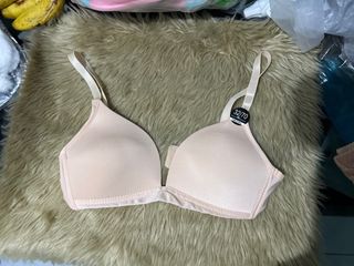 (Category: ) located in . Submitted by ladyosan (Listing ID 1364574735, Image 1). Description: .