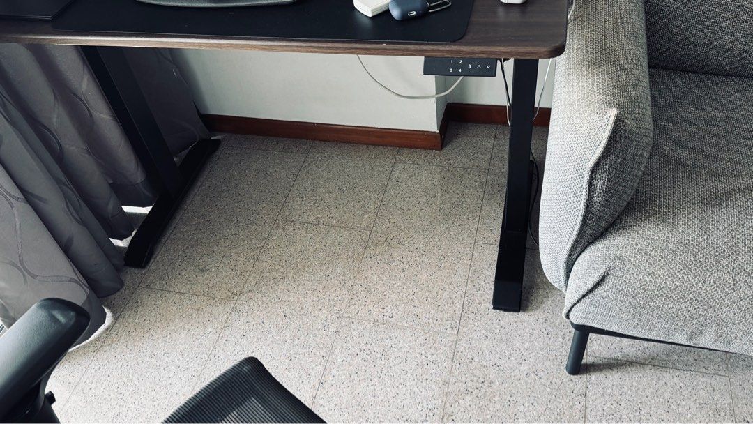 Standing automatic computer desk65075102034049111