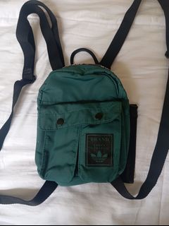 (Kategori: ) berada di . Dikirim oleh bohlam (ID iklan 1356095560, Gambar 1). Deskripsi: .
