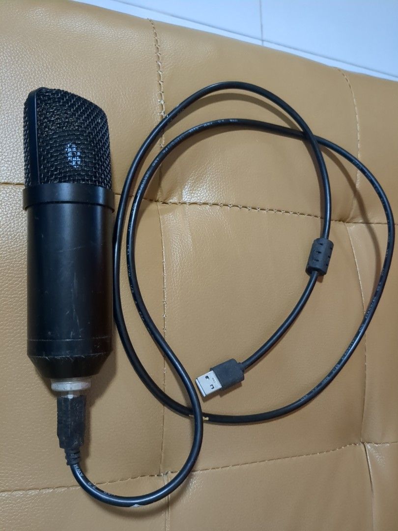USB microphone (Category: Microphones) located in Singapore. Submitted by charmainet71770 (Listing ID 1364485559, Image 1). Description: .