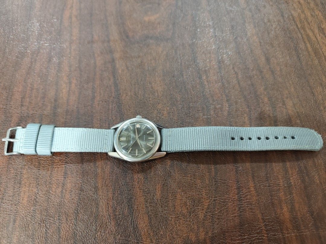 Vintage Gent's Waltham Watch (Category: Men's Watches) located in Davao. Submitted by papa1919 (Listing ID 1364404941, Image 2). Description: Runs & keeps time well 34.5 mm diameter Manual winding 40-hour power reserve No dents or dings, only minor scratches due to usage Signed crown.