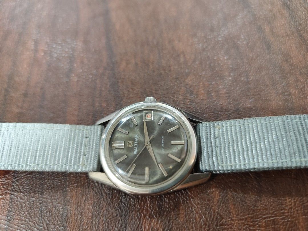 Vintage Gent's Waltham Watch (Category: Men's Watches) located in Davao. Submitted by papa1919 (Listing ID 1364404941, Image 1). Description: Runs & keeps time well 34.5 mm diameter Manual winding 40-hour power reserve No dents or dings, only minor scratches due to usage Signed crown.