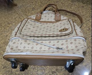 Vintage travel bag with wheels