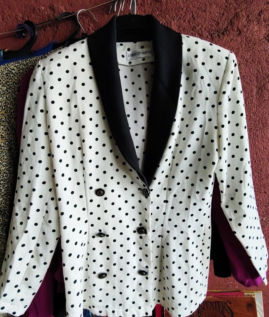 Women's Blazer - Efren Ocampo (Category: Longsleeves) located in Paranaque City. Submitted by fpc0423 (Listing ID 1364409797, Image 1). Description: Stylish and barely worn Efren Ocampo blazer in excellent condition. Fits sizes Medium to Large comfortably. Perfect for both casual and professional looks..