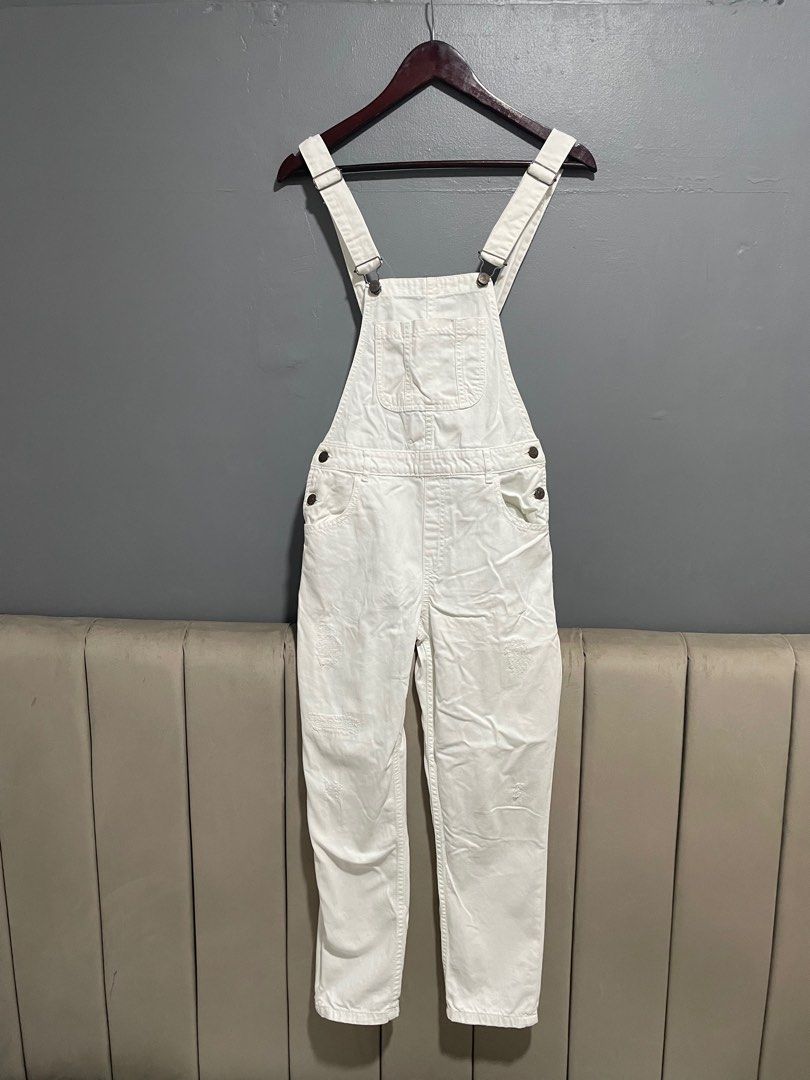 Zara Petite Jumper (Category: Jeans) located in Davao. Submitted by MahLiRa (Listing ID 1364506675, Image 1). Description: Zara Petite Jumper • xs on tag but best fit to Small • Like New Condition • RFS: declutter .
