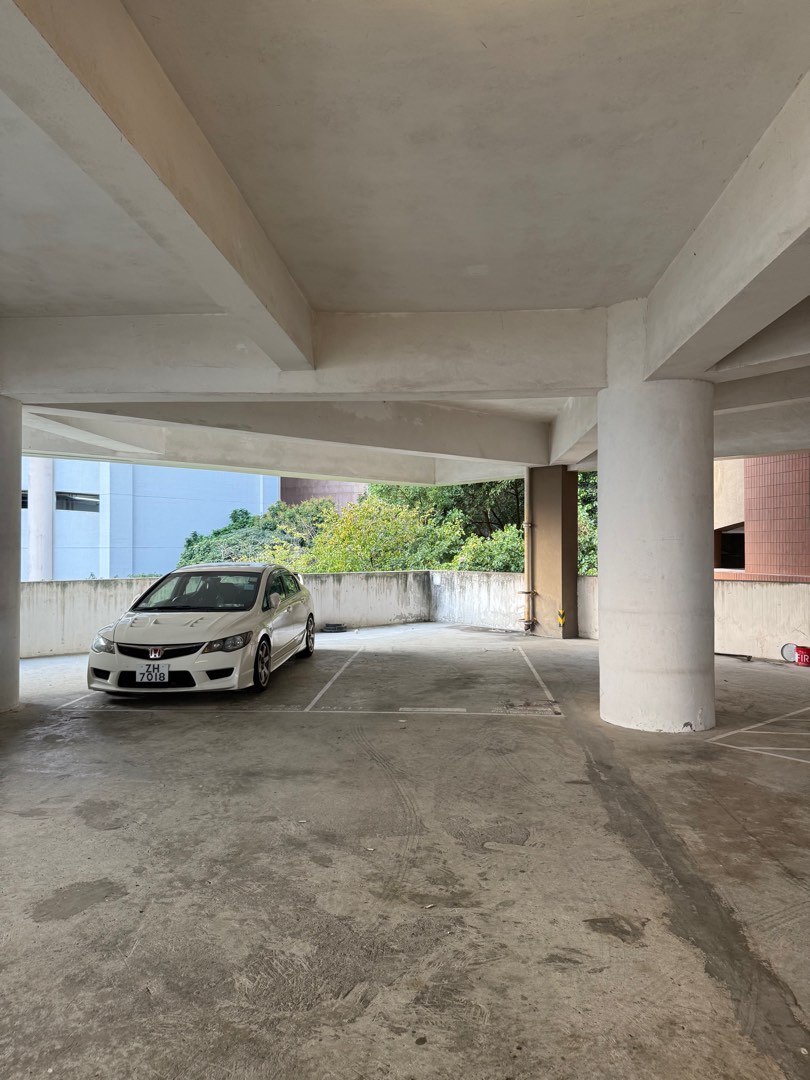 Direct to owner, no commission. Tsuen Wan, spacious single-side covered parking space available, can additionally park an electric motorcycle.634386671014411115
