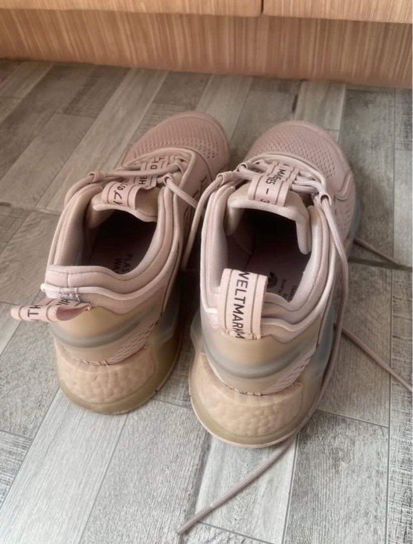 Adidas NMD V2 (Category: Sneakers) located in Manila. Submitted by c_archive (Listing ID 1361506257, Image 3). Description: Used 2-3x in laboratory only. RFS : tight NEGO!!.