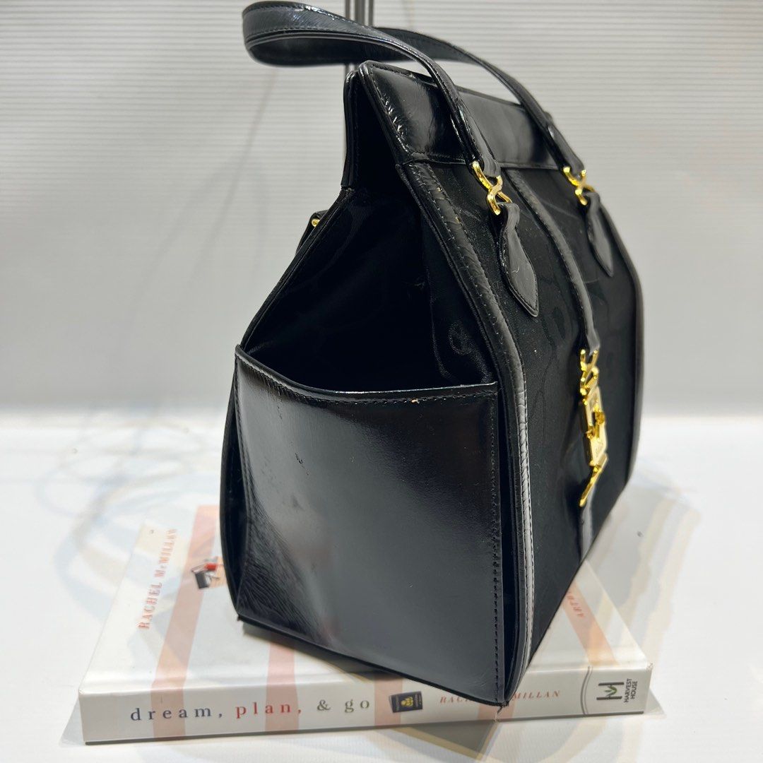AUTH MOSCHINO BOX TYPE BAG (Category: Luxury Bags & Wallets) located in Manila. Submitted by zipandgoo (Listing ID 1361608753, Image 3). Description: Authentic 💯 In good used condition Clean inside and out Pretty in actual 💌.