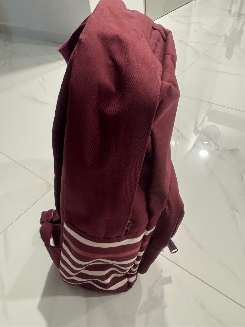 Backpack (Category: Backpacks) located in Singapore. Submitted by ninjachacha3428 (Listing ID 1361492212, Image 3). Description: Unique design. Light weight. Good for travel and outdoor. Powerful handle and spacious..