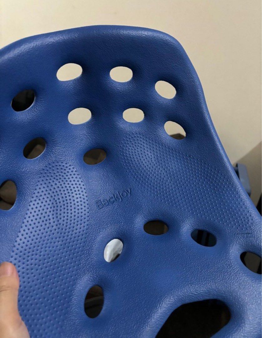 Blue back Joy back sit support (Category: Braces, Support & Protection) located in Santa Cruz. Submitted by Lilyamore (Listing ID 1361556545, Image 2). Description: Negotiable price. But no to very low haggling Bought for 3200 and used very lightly during the pandemic then nastock na after , hence, color may vary.