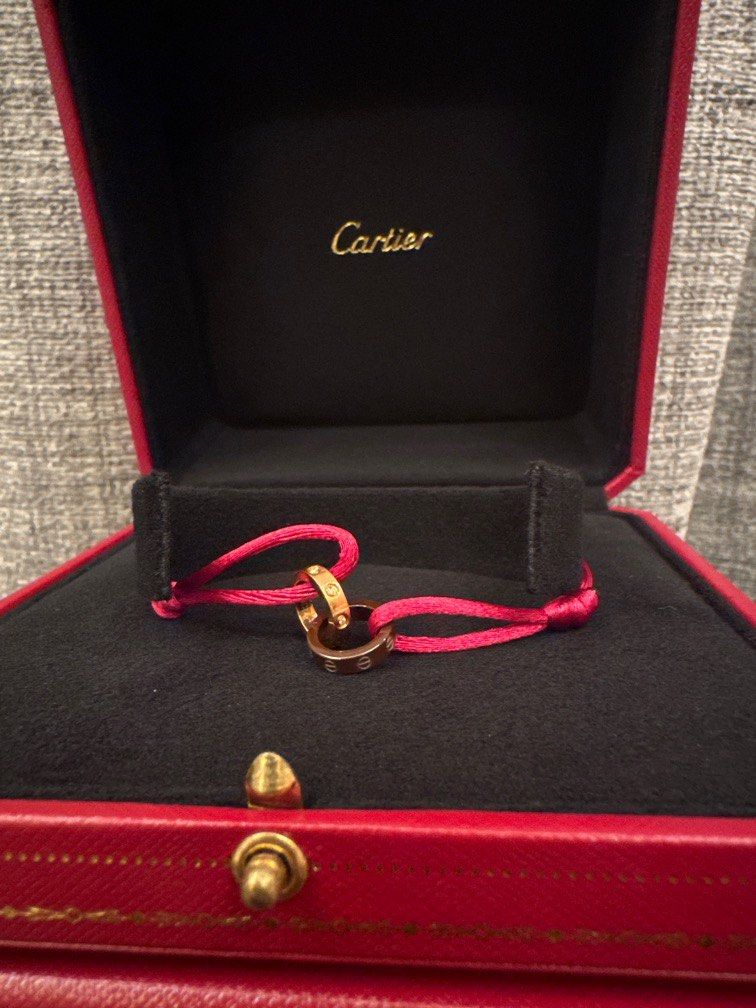 Cartier LOVE bracelet 18K rose gold （分類：飾物及配件）位於 Hong Kong。 由 yying_0722 提交（商品編號 1361624988，圖片 2）。簡介： Bought in Beijing. Box and receipt included. Perfect for wedding and newborn baby gift。