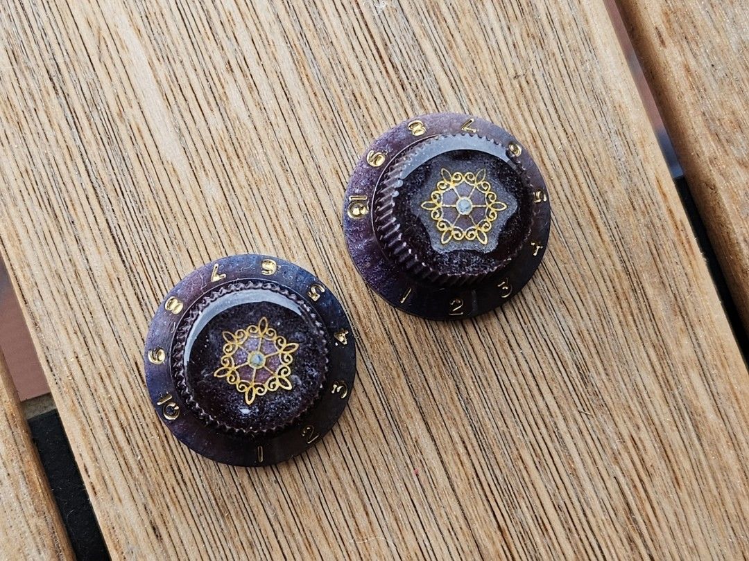 Custom guitar knobs (Category: Music Accessories) located in Singapore. Submitted by annabellekhooweien (Listing ID 1361492141, Image 1). Description: made by me. fits 6mm pots..