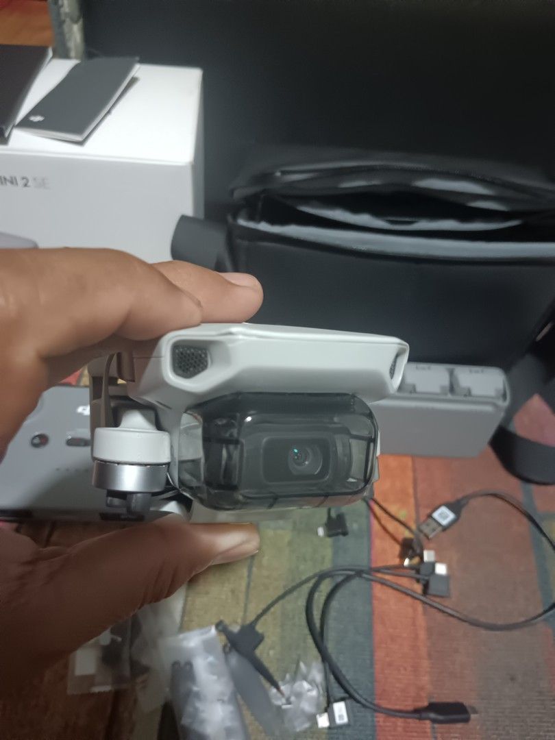 Drone DJI mini 2 SE (Category: Other Gadgets) located in Quezon City. Submitted by johnerrol15 (Listing ID 1361577039, Image 2). Description: drone DJI mini 2 SE issue ung s unahan check pictures unli testing pm lang matagal malowbat php : 20k.