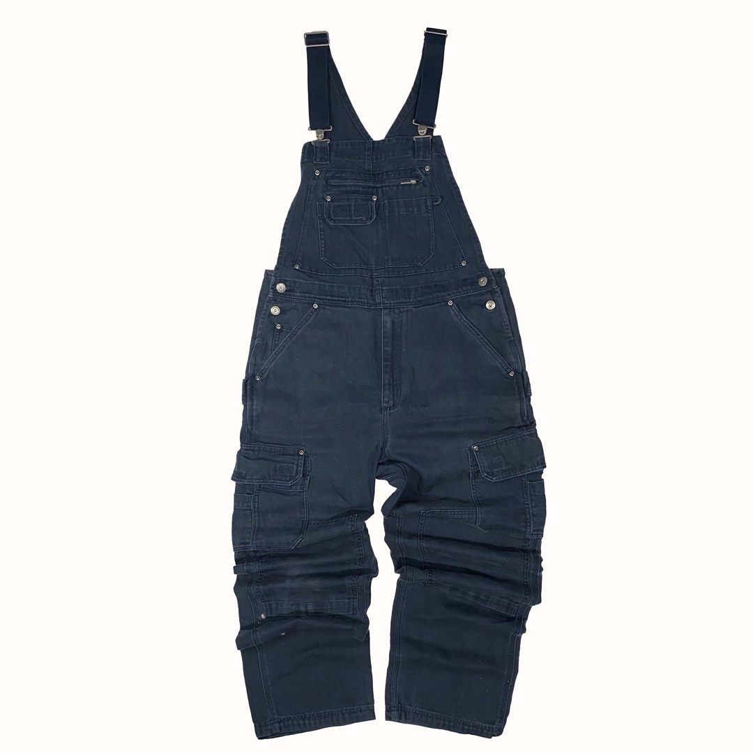 Duluth Navy Bib Overalls (Category: Sets & Coordinates) located in Quezon City. Submitted by threadsunearthed (Listing ID 1361600684, Image 1). Description: Duluth Navy Bib Overalls Size on tag 34x30 Actual waist: 34-36 Length (Inseam): 30 Hem: 9 •good condition •Washed •Bleach stain, signs of usage •Color rate: 7/10 ₱1,280.