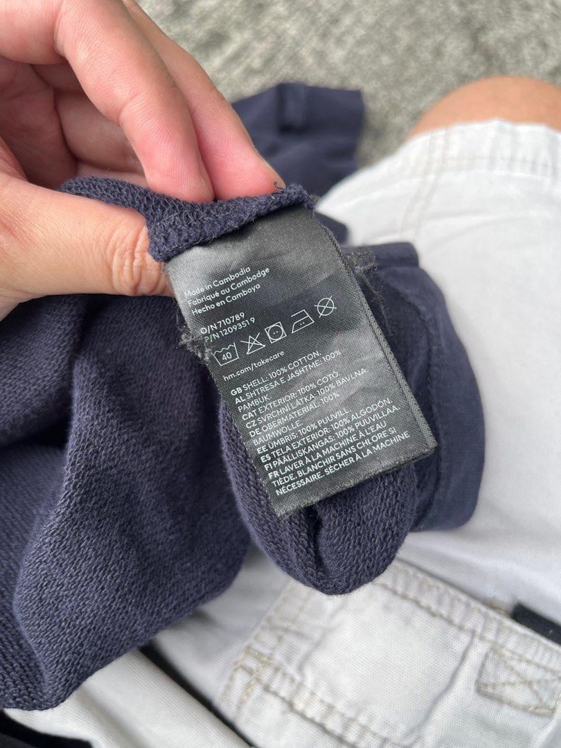 H&M half zip long sleeve (Category: Coats, Jackets and Outerwear) located in Makati City. Submitted by kinglanonte (Listing ID 1361517904, Image 3). Description: H&M half zip long sleeve (M) navy blue 8/10 condition 8/10 color rate issue: small pinholes but unnoticeable when worn.
