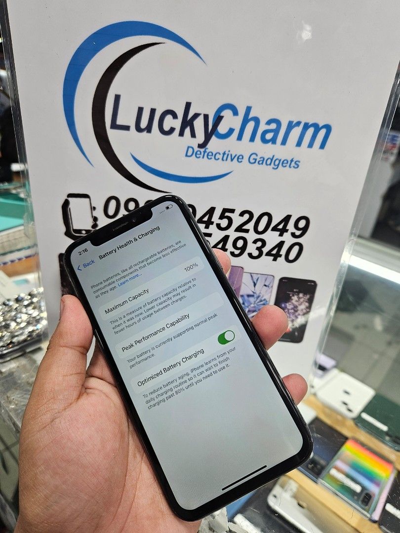 iPhone X 256gb (Category: iPhone X Series) located in Manila. Submitted by lucky.charm.gadgets (Listing ID 1361585162, Image 3). Description: iPhone X 256gb (F.U. ) NO TRUE TONE NO FACE I.D KAYA MURA 100% BATTERY HEALTH PINALITAN KASI SERVICE NA BAWAL SA MAARTE AT NAG IINARTE With Use Xundd case with type c to lighting set charger MAGBASA KA MUNA BAGO KA MAG REACT ! Buy at your own risk 😊 For fast transaction call/text 09279452049,09704549350 *P
