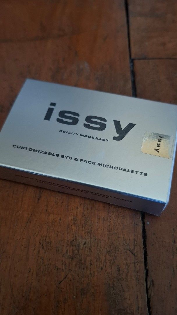 Issy Customizable Eye & Face Palette Nanopalette (Category: Makeup) located in Quezon City. Submitted by diane.99 (Listing ID 1361500210, Image 3). Description: Original nanopalette bought more than a year ago Comes with the original box Flaw/s: Label on the packaging is gone rfs: bought the bigger customizable palette.
