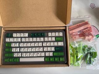 （分類：）位於 。 由 keyboardfanatic 提交（商品編號 1361556904，圖片 1）。簡介： 。