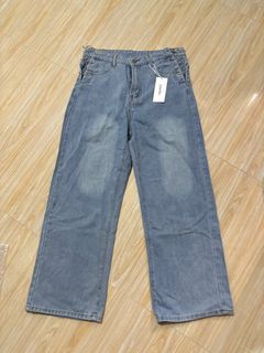 (Category: ) located in . Submitted by DPreloved_Online (Listing ID 1361511524, Image 1). Description: .
