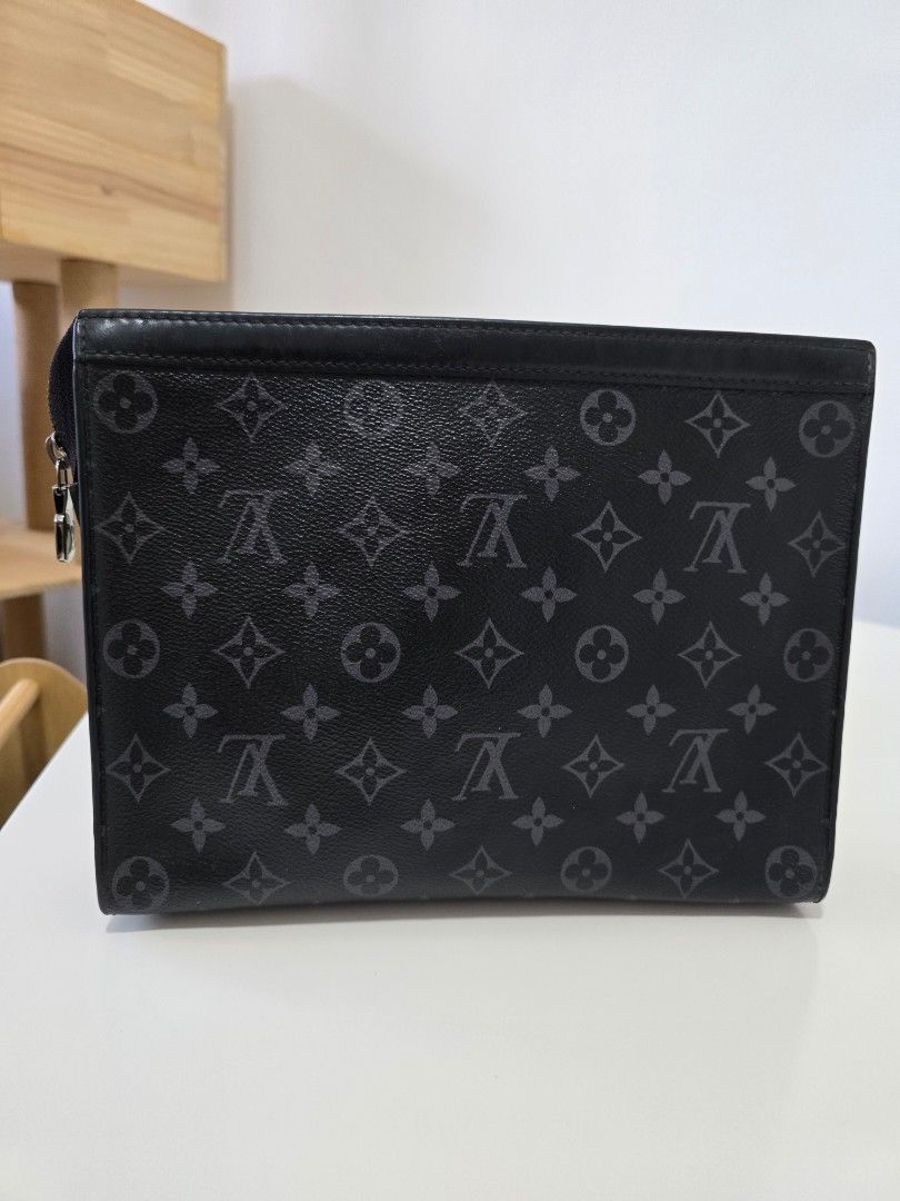 LV Pouch & Clutch & Pochette (Category: Bags & Wallets) located in Singapore. Submitted by k______g5 (Listing ID 1355982756, Image 1). Description: 100% Orginal From Orchard Lv Store.
