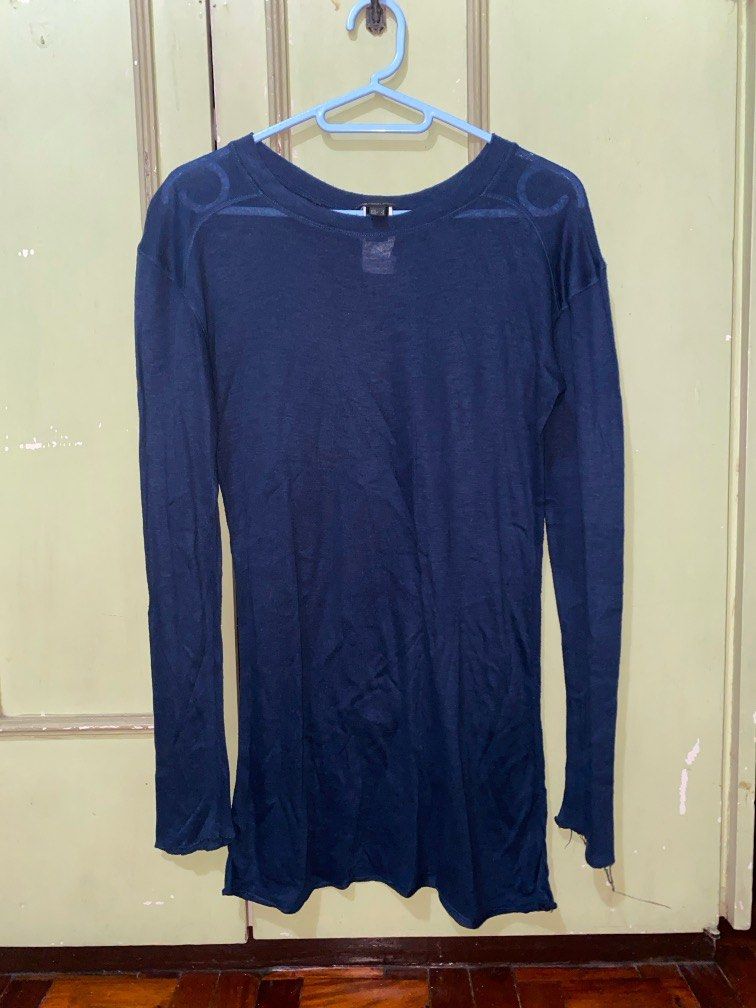 Mango Longsleeves Top (Category: Longsleeves) located in Quezon City. Submitted by onlytacci (Listing ID 1361527440, Image 1). Description: 🖤 100% Authentic 🖤 Thin Fabric (*Slightly See- Through).
