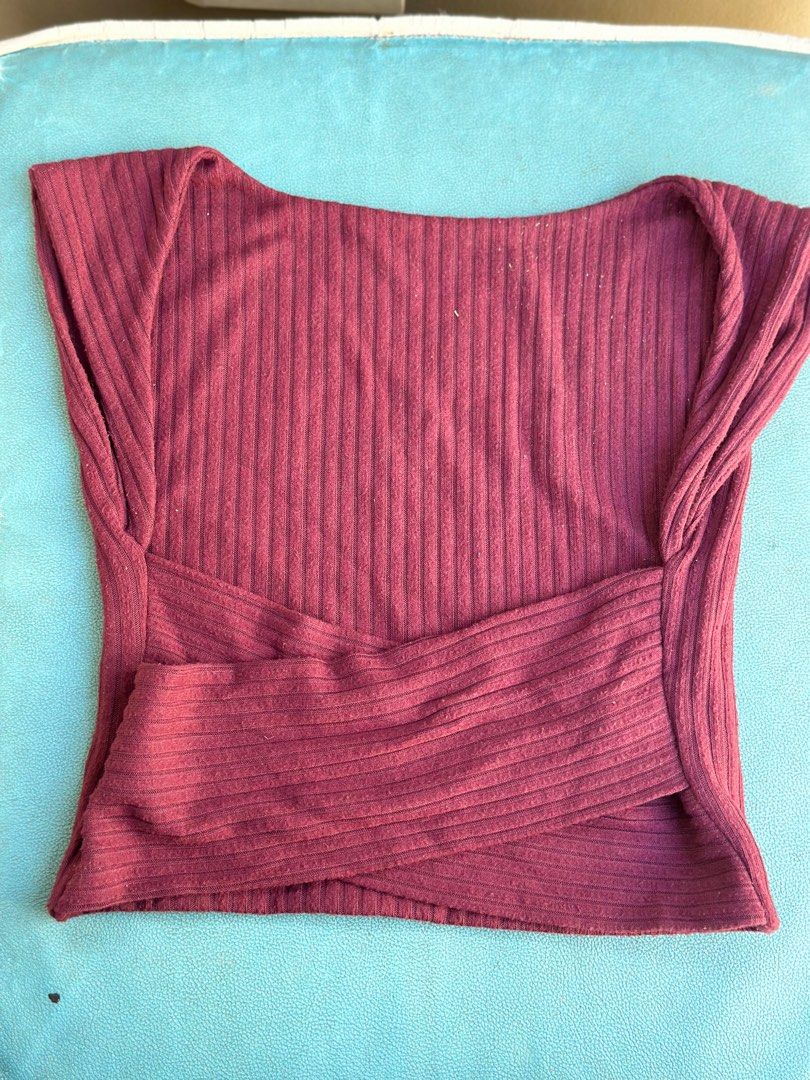 maroon crisscross two-way crop top (Category: Sleeveless) located in Mandaluyong City. Submitted by krissshop (Listing ID 1361557211, Image 2). Description: fits small to medium free if you buy any other stuff from my shop :).