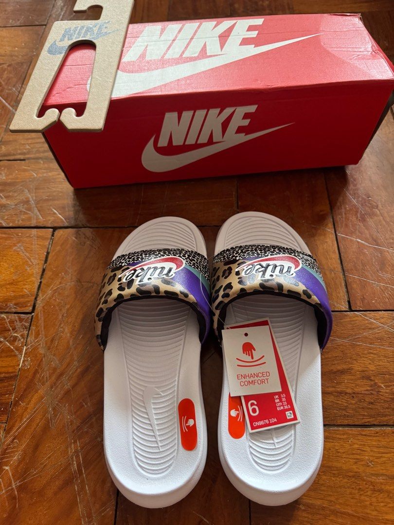 Nike victori one slide print (Category: Slippers and slides) located in Manila. Submitted by belletsy (Listing ID 1361496062, Image 2). Description: Original nike bictori one slide print size 6 .