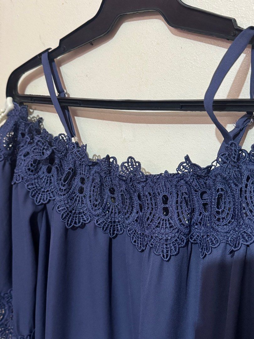 Off shoulder top (Category: Blouses) located in Manila. Submitted by ideclutteranything (Listing ID 1361578535, Image 3). Description: Rarely used Off shoulder top ₱150 Size XL No damages & looks like new 9/10.