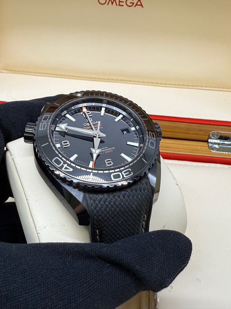 Omega Planet Ocean (Category: Luxury Watches) located in Makati City. Submitted by itsyourwatches (Listing ID 1361535482, Image 2). Description: Price :P430,000 Model :Planet Ocean Reference No. :215.92.46.22.01.001 Year :2018 Caliber :8906 Movement :Automatic Dial :Black Case :45.5mm, Ceramic Bezel :Black Ceramic Bracelet :Rubber Box :Yes Papers. :Yes.